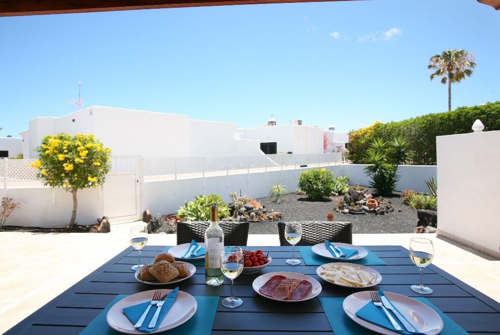2 bedroom holiday let in Puerto del Carmen